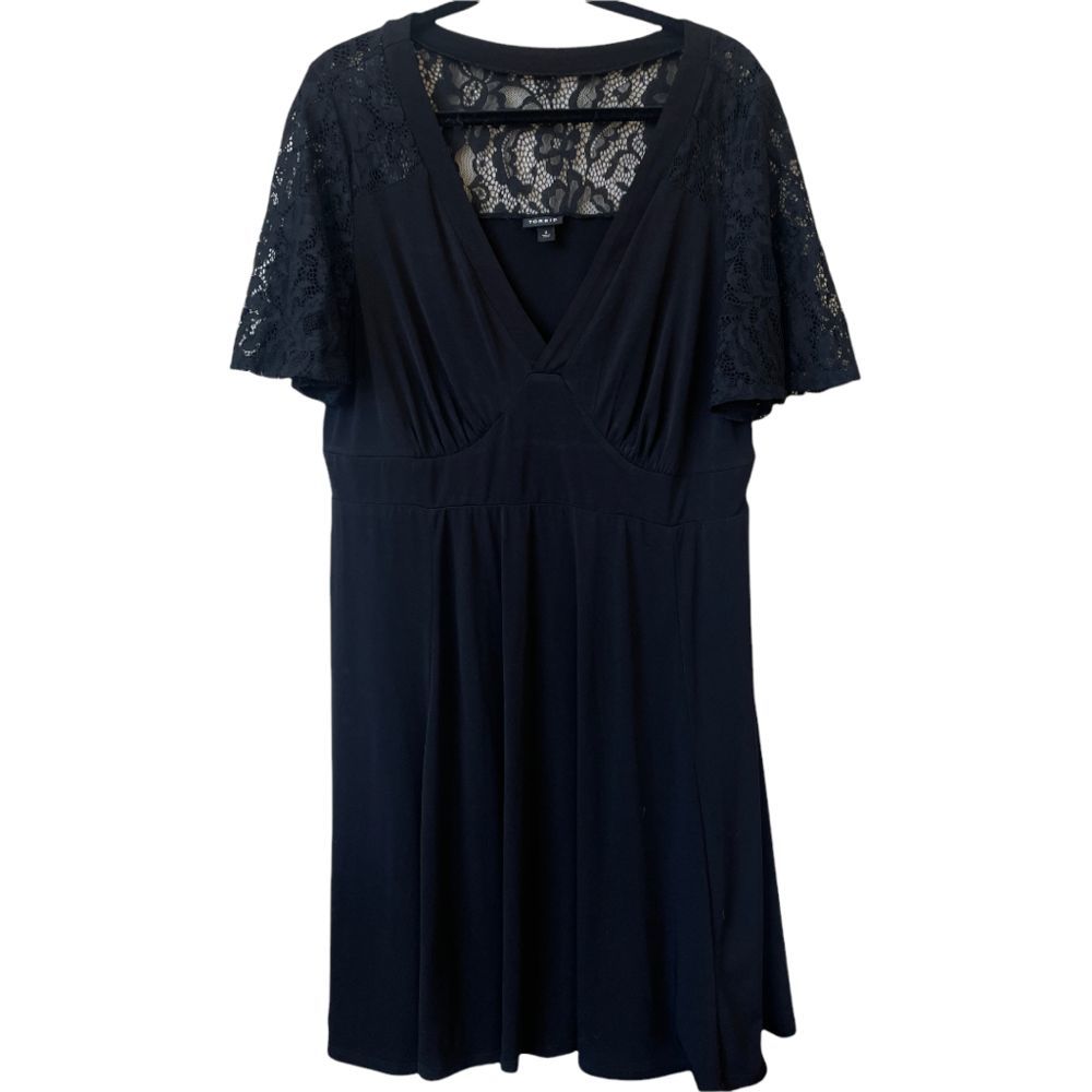Torrid black cocktail dress lace detail size 2